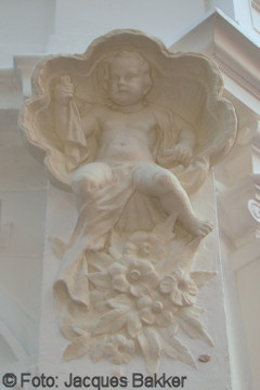Ornament met onnatuurlijk licht