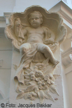 Ornament met onnatuurlijk licht